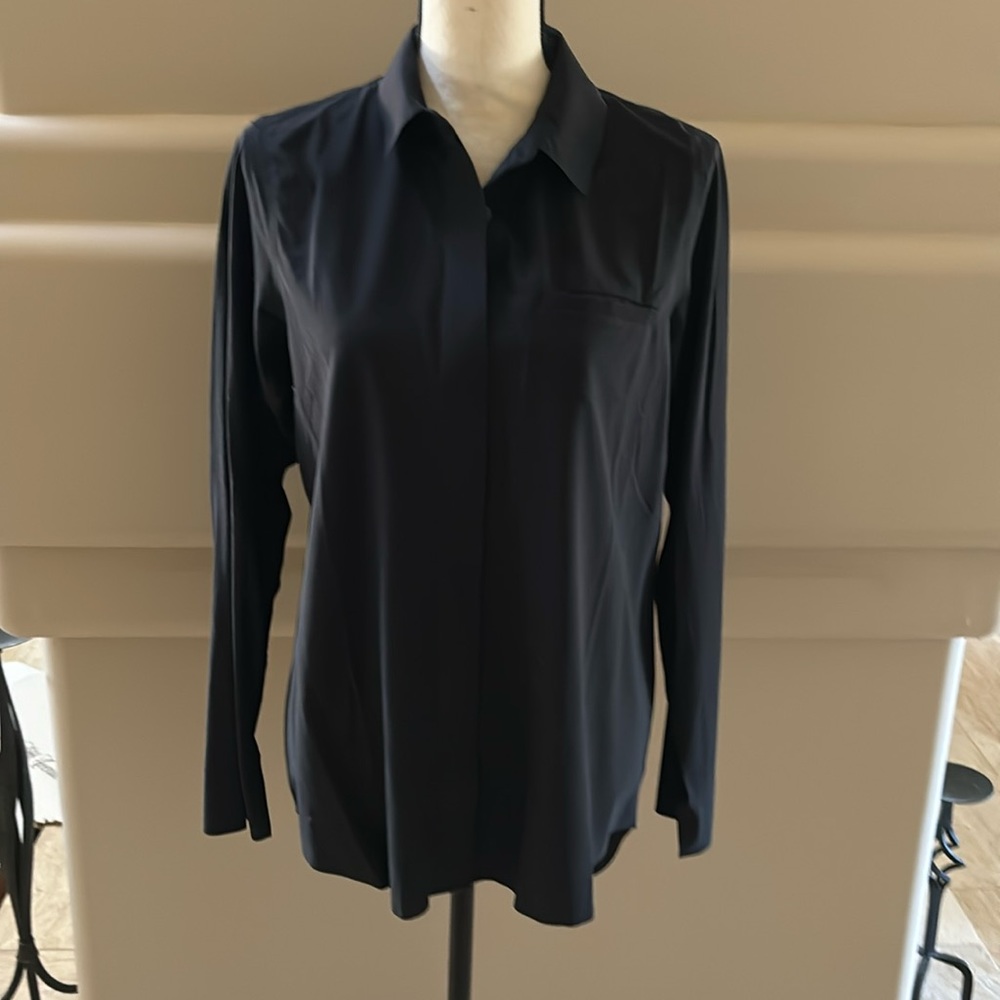 Athleta Black Urbanite Button Down Top. Size S. Featherweight fabric. New.